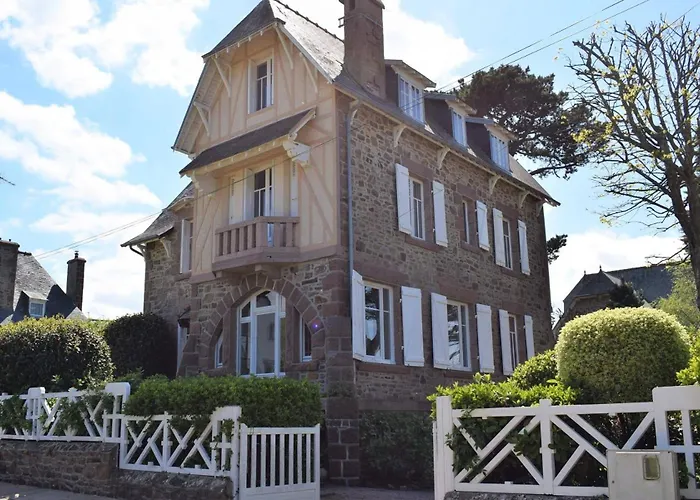 Belle villa en granit rose VUE SUR MER à PERROS-GUIREC - Réf 943